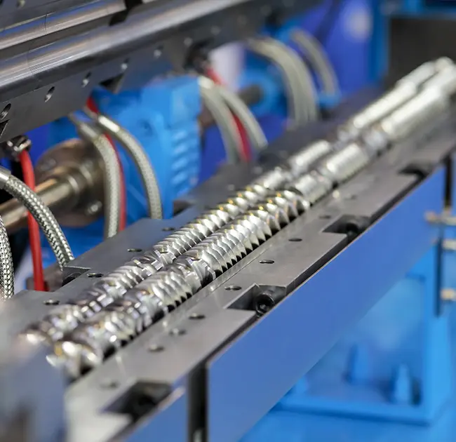 Proses weithio a rhagofalon gweithredu'r gronynnydd ewyn dau-sgriw